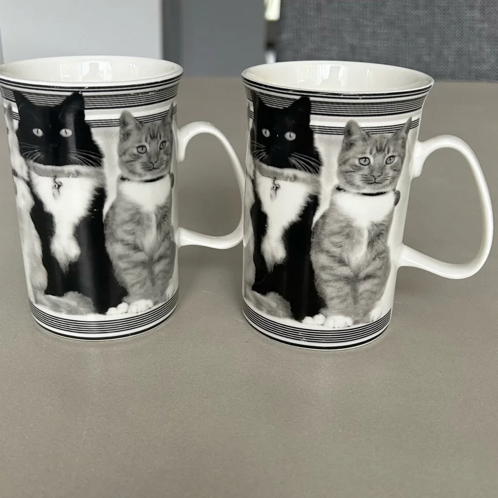 Set of Adorable Cat Mugs in Black and White - Picture 3 of 4
